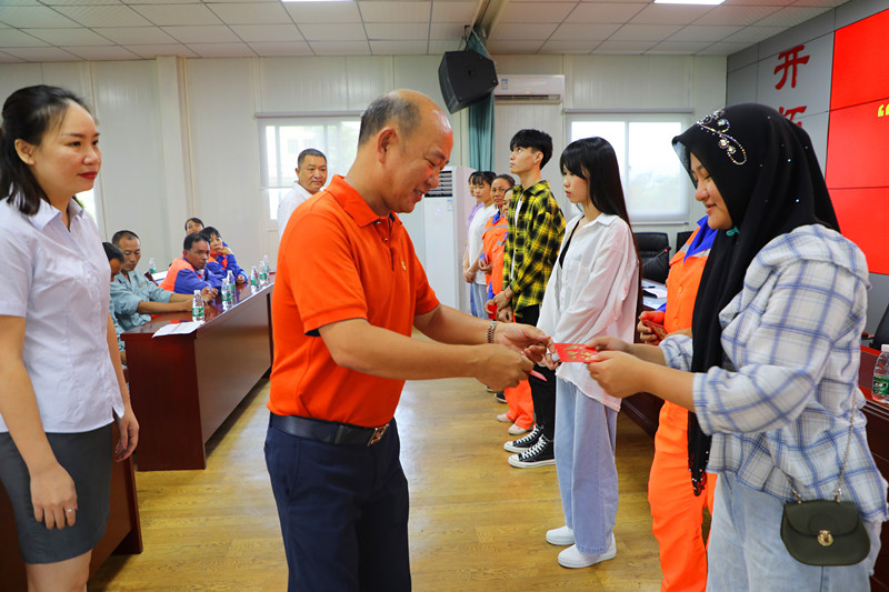 “金秋助學(xué)，圓夢明佳！”明佳集團(tuán)黨支部及工會組織開展愛心助學(xué)活動！